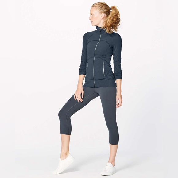 Lululemon Contour Jacket in Nocturnal Teal - Picture 2 of 5